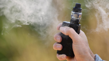 Los vapeadores no son los sustitutivos sanos del tabaquismo