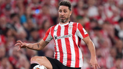 Yeray Álvarez jugando un partido con el Athletic