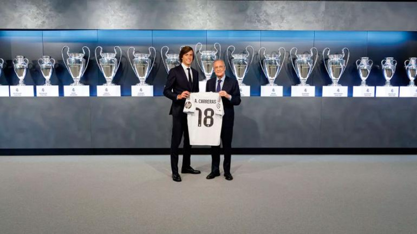 Álvaro Carreras, presentado en el Real Madrid con el 18