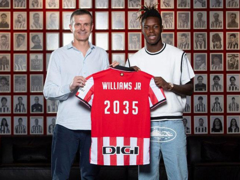 Nico Williams firma su nuevo contrato con el Athletic