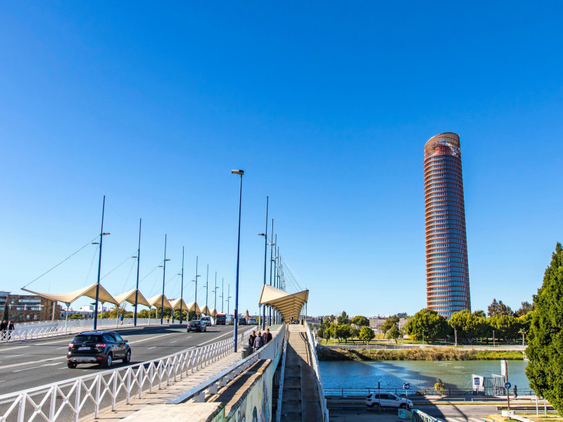 Coche entrando a Sevilla