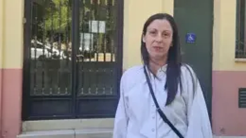 Belén Cabra a las puertas del Juzgado de Sigüenza