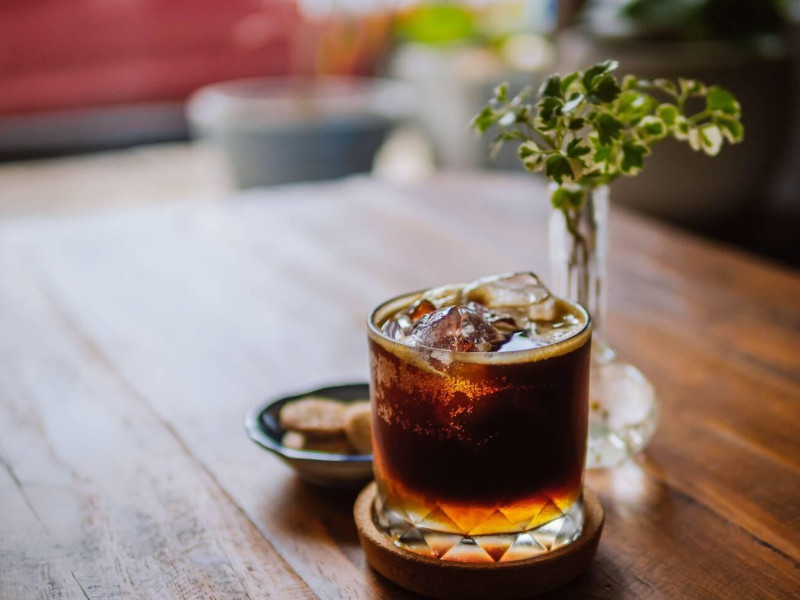 Café espresso con hielo y tónica