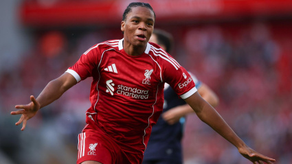 LIVERPOOL (United Kingdom), 04/08/2025.- Rio Ngumoha of Liverpool celebrates scoring the 1-0 goal during a pre-season friendly soccer match between Liverpool FC and Athletic Club in Liverpool, Britain, 04 August 2025. (Futbol, Amistoso, Reino Unido) EFE/EPA/ADAM VAUGHAN