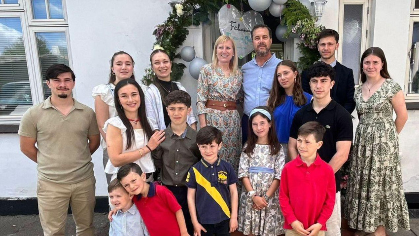 La gran familia que cuenta con 14 hijos y está de misión en Dinamarca