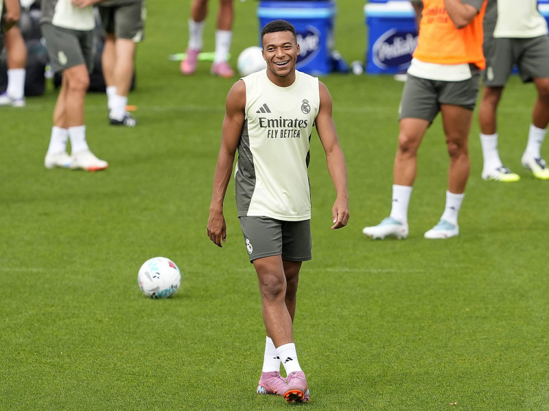 Mbappé entrenando este lunes