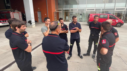 Los bomberos de Segovia antes de partir a León