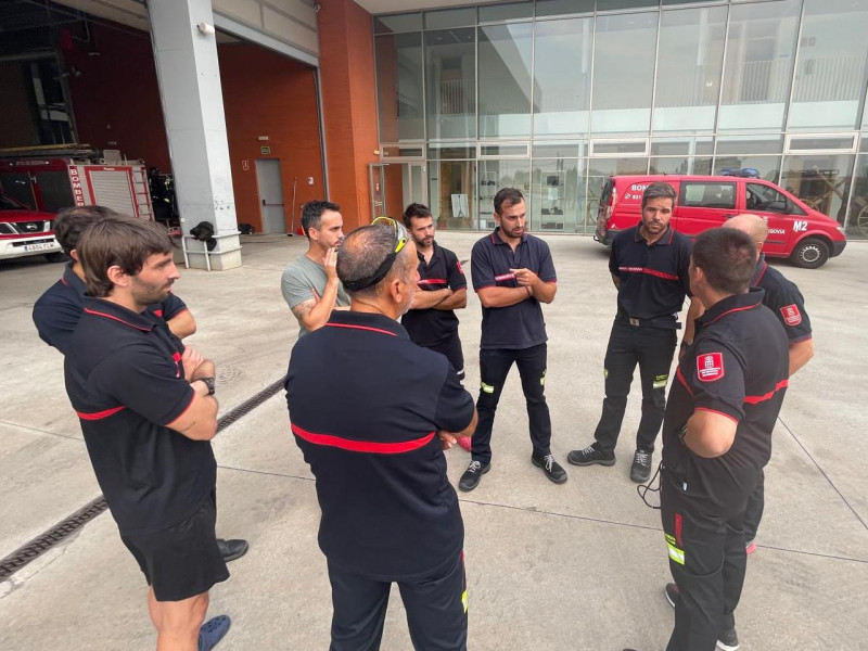 Los bomberos de Segovia antes de partir a León