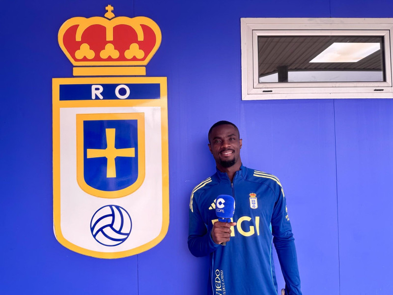 Bailly con el micrófono de COPE en El Requexón.