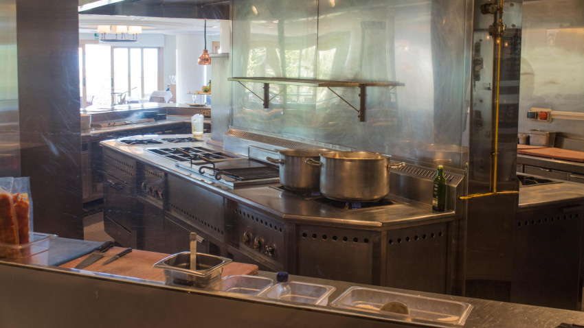 Cocina de un hotel de La Manga (Murcia)