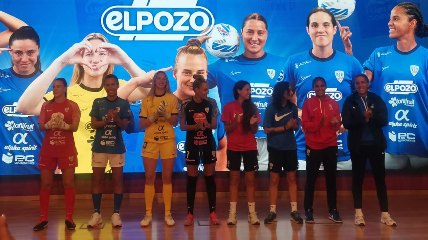 Presentación de las nuevas camisetas del Alhama Elpozo