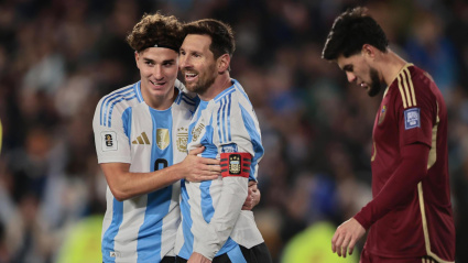Messi celebra uno de sus dos goles contra Venezuela