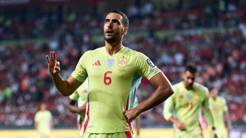 Mikel Merino celebra uno de los goles de España a Turquia (@sefutbol)