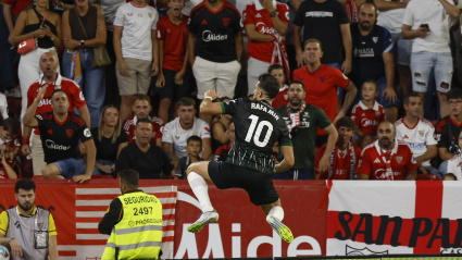Rafa Mir celebra su gol en el Pizjuán ante el Sevilla, equipo al que pertenece.