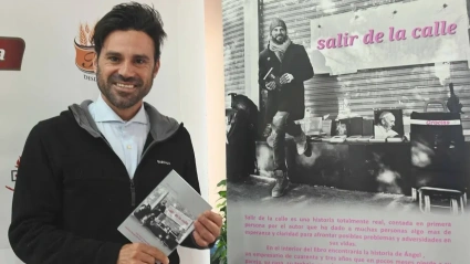 Ángel Custodio y su libro Salir de la calle