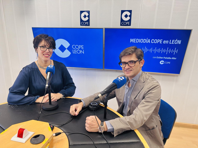 Óscar Oblanca participa en el espacio "Entre Nosotras" de COPE León con Esther Peñalba Aller