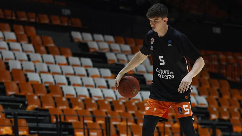 De Larrea ha crecido rodeado de elogios, pero se mantiene enfocado en su desafío de ser mejor cada día