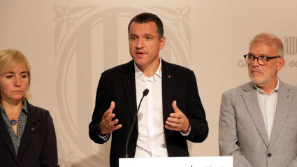 El Conseller explicando la situación en rueda de prensa