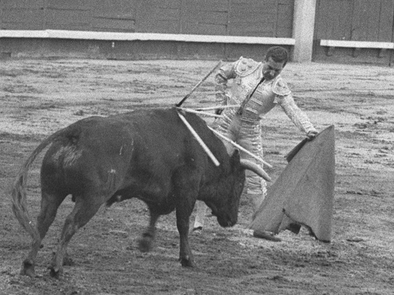 Antonio Bienvenida al natural en la tarde de su primera retirada en Las Ventas en 1966