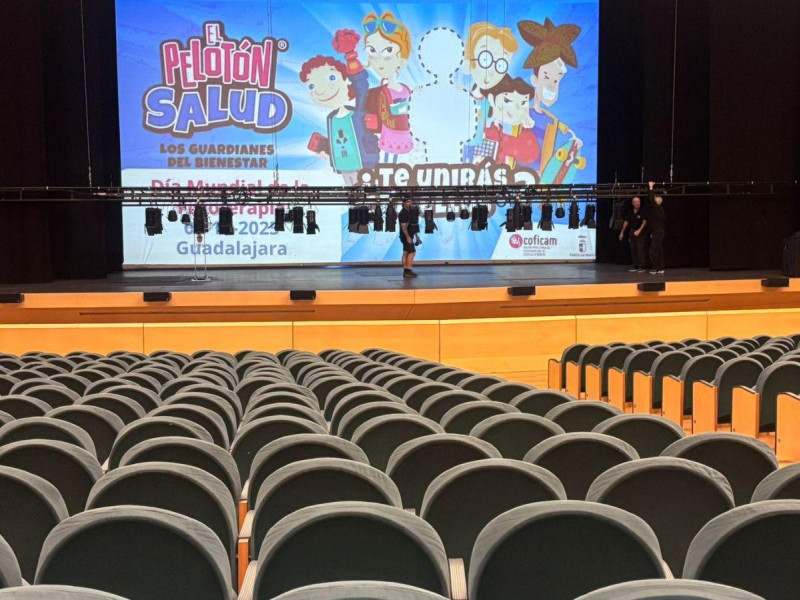 El Teatro Auditorio Buero Vallejo ha acogido la celebración del 'Día Mundial de la Fisioterapia' organizada por COFICAM