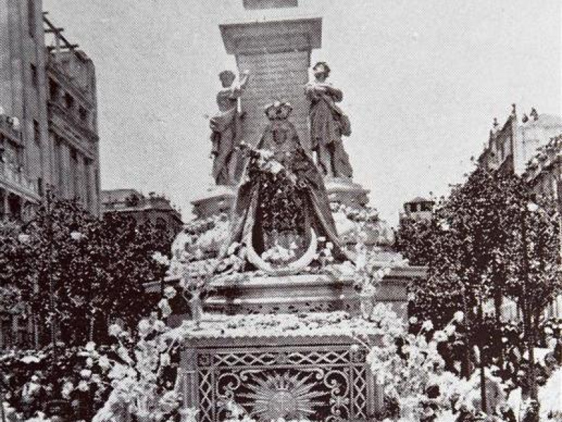 Misa por el fin de la Guerra Civil en 1939, en la plaza de la Candelaria