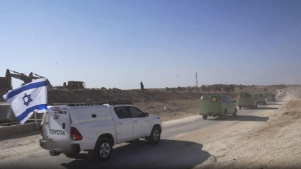 Captura de video del momento en que los rehenes liberados cruzaron la frontera hacia territorio israelí