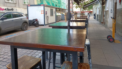 Terraza habilitada a las puertas de la "Bodega Fuente Dé"