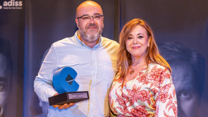 Carlos Ávila, presidente del Club Deportivo Guadalajara, junto a Ana Ventura Bayo, de Adiss Informática