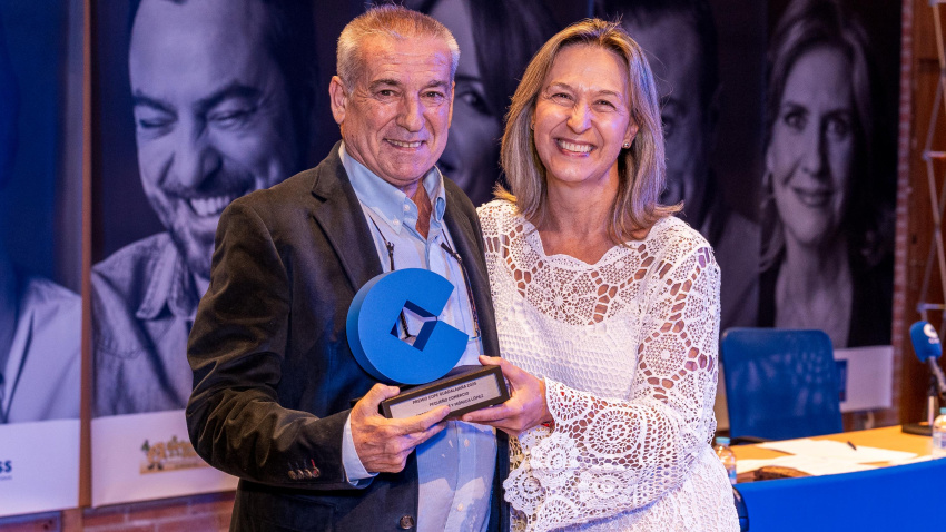 José López representa a la segunda generación del estudio fotográfico con un siglo de historia ubicado en el centro de Guadalajara