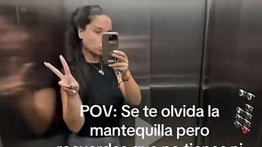 Natalia en su ascensor que baja directamente al Mercadona.