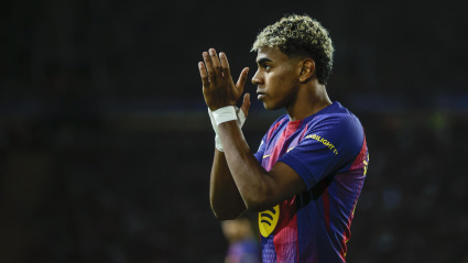 Lamine Yamal celebra su gol en el Barcelona - Olympiacos
