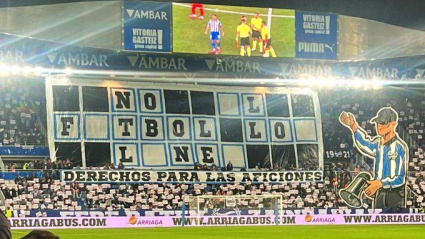 El Fondo de Animación del Alavés protesta contra el futbol los lunes.