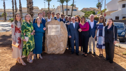 Foto familiar en el acto