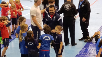 Pablo Pintos, animando a los chavales y chavalas de Lugo