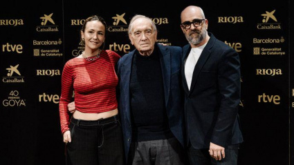 Los presentadores de la 40ª edición de los Premios Goya, Luis Tosar (d) y Rigoberta Bandini (i), junto con el director de la Academia de Cine, Fernando Méndez-Leite (c), durante una rueda de prensa, en la Academia de Cine, a 28 de octubre de 2025, en Madrid (España). El actor Luis Tosar y la cantante Rigoberta Bandini han sido los elegidos para presentar la a 40ª edición de los Goya, que se celebrará en Barcelona el sábado 28 de febrero del 2026.Carlos Luján / Europa Press28/10/2025