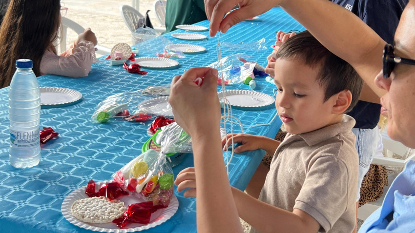 Taller de rosarios en Andratx