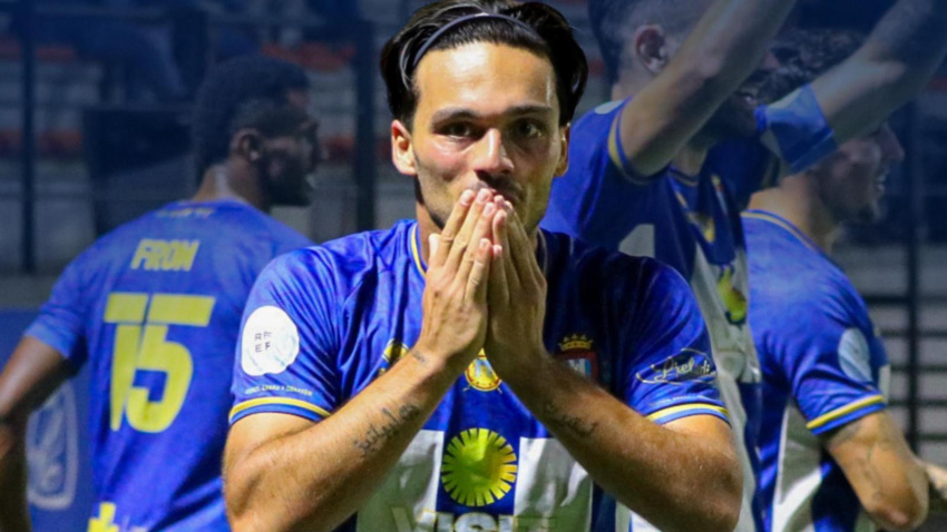 Willy, celebrando el segundo gol del CF Lorca Deportiva