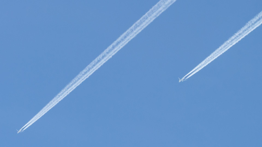 La idea de que “algo nos están escondiendo” es demasiado tentadora como para dejarla ir.