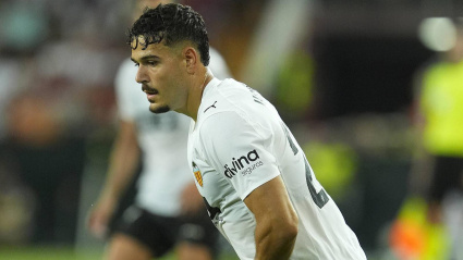 Ugrinic jugando con el Valencia