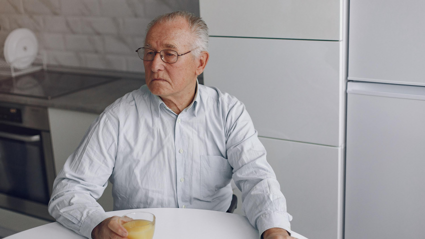 Persona mayor zaragoza nevera