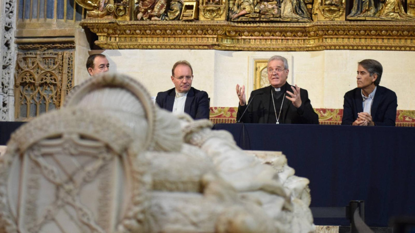 Las puertas de Antonio López de la Catedral de Burgos se podrán contemplar gratis este próximo mes: un paraíso de bronce de 8 toneladas