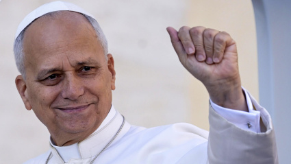 Vatican City (Vatican City State (Holy See)), 26/11/2025.- Pope Leo XIV gestures during his weekly general audience in St. Peter's Square in Vatican City, 26 November 2025. (Papa) EFE/EPA/RICCARDO ANTIMIANI