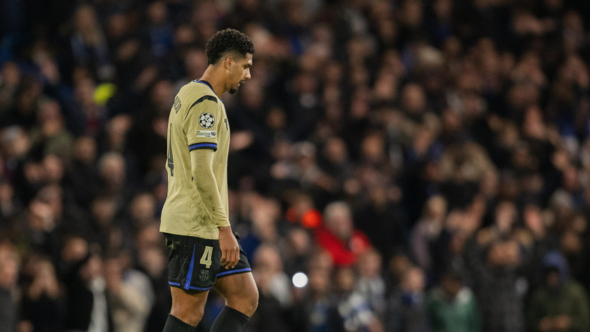 Ronald Araujo, tras su expulsión ante el Chelsea