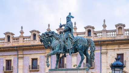 Estatua de Jaime I en Valencia