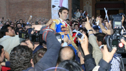 José Tomás, en su salida a hombros en la inolvidable tarde de junio de 2008