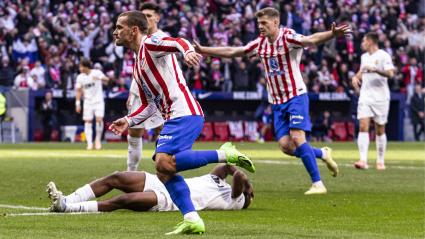 Griezmann celebra su gol, en el Atlético - Valencia