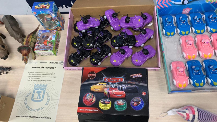 Juguetes falsos incautados por la policía