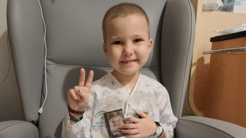 Leucemia infantil y donación de médula: la historia de Victoria Esperanza, la niña que afronta la Navidad desde el hospital