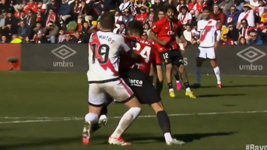 Polémico penalti de Valjent a De Frutos