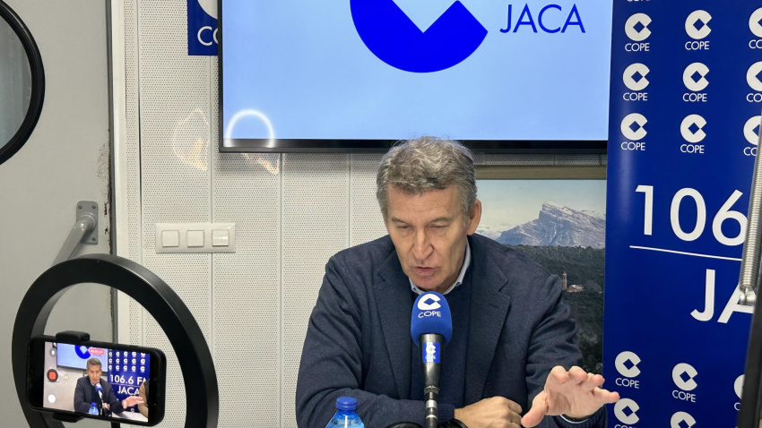 Feijóo visita COPE Jaca y habla sobre el futuro de Aragón